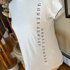 Under armour yxl tee